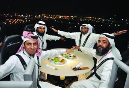  أول مطعم معلق في سماء المملكة العربية السعودية